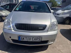 Grau Gebraucht 2003 Opel Meriva Basis Van / Kleinbus | 1.990 € (Fairer Preis)