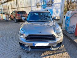 Grau Gebraucht 2018 Mini One Countryman SUV | 7.700 €
