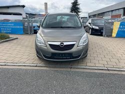 Braun Gebraucht 2011 Opel Meriva Design Edition Van / Kleinbus | 5.999 € (Fairer Preis)