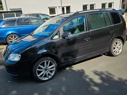 Schwarz Gebraucht 2006 VW Touran Van / Kleinbus | 3.300 € (Fairer Preis)