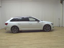 Weiss Gebraucht 2019 Skoda Superb SportLine Kombi | 20.480 € (Superpreis)