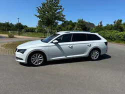 Weiß Gebraucht 2019 Skoda Superb Ambition Limousine | 20.600 € (Fairer Preis)