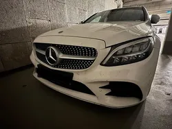 Weiß Gebraucht 2019 Mercedes C220 AMG line Kombi | 25.000 €