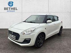 Weiß (metallic) Gebraucht 2018 Suzuki Swift Club Limousine | 10.490 € (Fairer Preis)