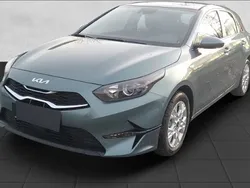 Grau Gebraucht 2024 Kia Ceed Vision Limousine | 25.449 € (Guter Preis)