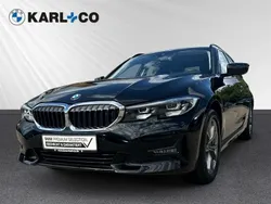 Schwarz Gebraucht 2021 BMW 330e Sport Line Kombi | 24.378 € (Superpreis)