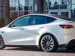 Weiß Gebraucht 2025 Tesla Model Y Performance SUV | 37.700 €