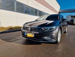 Grau Gebraucht 2020 VW Passat Elegance Kombi | 20.499 € (Fairer Preis)