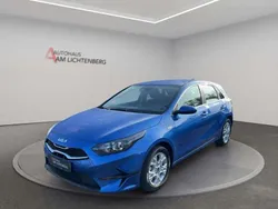 (b3l) blue flame m Gebraucht 2025 Kia Ceed Vision Limousine | 20.870 € (Superpreis)