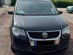 Schwarz Gebraucht 2009 VW Touran Van / Kleinbus | 6.700 € (Etwas zu teuer)