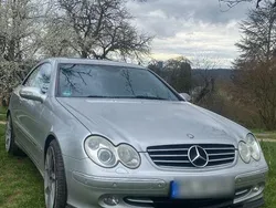 Silber Gebraucht 2002 Mercedes CLK320 AMG Coupé | 8.500 €