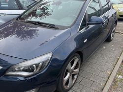 Blau Gebraucht 2011 Opel Astra Innovation Limousine | 3.500 € (Fairer Preis)