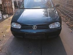 Grün Gebraucht 2003 VW Golf IV Pacific Limousine | 899 € (Superpreis)