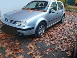 Grau Gebraucht 2004 VW Golf IV Kleinwagen | 1.300 € (Fairer Preis)