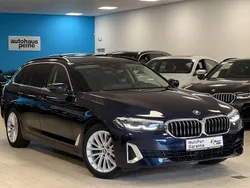 Tansanitblau ii metallic Gebraucht 2021 BMW 520 Kombi | 26.899 € (Superpreis)