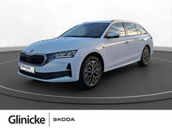Moonweiss metallic Neu 2025 Skoda Octavia Tour Kombi | 37.990 € (Etwas zu teuer)