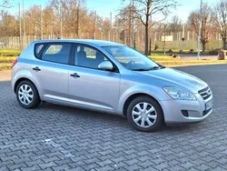 Grau Gebraucht 2009 Kia Ceed Limousine | 3.800 € (Fairer Preis)