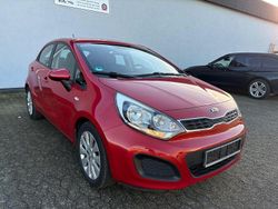 Rot Gebraucht 2013 Kia Rio Edition 7 Limousine | 6.450 € (Fairer Preis)