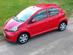 Rot Gebraucht 2008 Toyota Aygo Kleinwagen | 2.400 € (Fairer Preis)