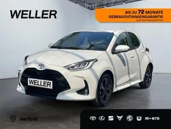 Weiß Gebraucht 2022 Toyota Yaris Hybrid Team Limousine | 18.349 € (Fairer Preis)