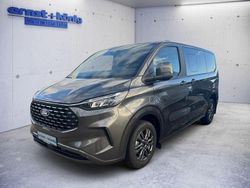 Grau Gebraucht 2025 Ford Tourneo Custom Titanium Van / Kleinbus | 46.970 €