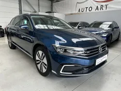 Aquamarinblau metallic Gebraucht 2020 VW Passat GTE Kombi | 22.500 € (Fairer Preis)