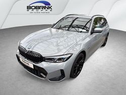 Grau Gebraucht 2022 BMW 330e M Sport Kombi | 36.920 € (Etwas zu teuer)