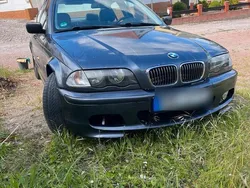 Grau Gebraucht 2000 BMW 320 Limousine | 1.700 €