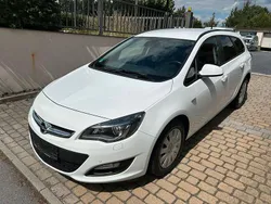 Weiß Gebraucht 2015 Opel Astra Kombi | 6.495 € (Fairer Preis)