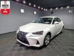 Weiß Gebraucht 2019 Lexus IS300h Limousine | 25.880 €