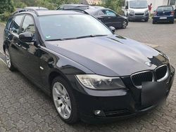 Schwarz Gebraucht 2008 BMW 320 Kombi | 3.950 € (Guter Preis)