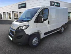 Weiß Gebraucht 2022 Peugeot Boxer Premium Van | 24.880 € (Etwas zu teuer)