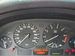 Grün Gebraucht 1997 BMW 520 Limousine | 2.249 € (Guter Preis)