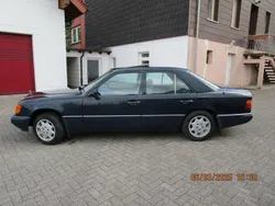 Blau Gebraucht 1990 Mercedes 200 Limousine | 11.700 €
