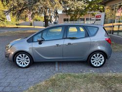 Braun Gebraucht 2012 Opel Meriva Innovation Van / Kleinbus | 8.900 € (Etwas zu teuer)