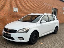 Weiß Gebraucht 2012 Kia Ceed Kleinwagen | 3.590 € (Superpreis)