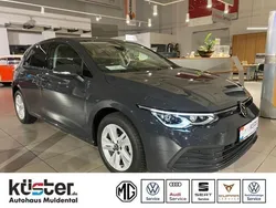 Grau Gebraucht 2023 VW Golf VIII Life Limousine | 22.590 € (Fairer Preis)