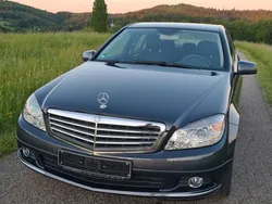 Grau Gebraucht 2009 Mercedes C180 Limousine | 10.800 €