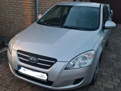 Silber Gebraucht 2009 Kia Ceed EX Limousine | 1.550 € (Fairer Preis)