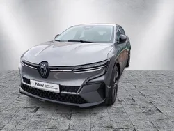 Grau Gebraucht 2023 Renault Mégane Techno Limousine | 25.980 € (Guter Preis)