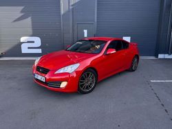 Rot Gebraucht 2011 Hyundai Genesis | 9.900 €