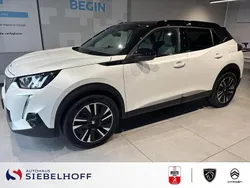 Weiß Gebraucht 2021 Peugeot e-2008 GT SUV | 18.150 € (Fairer Preis)