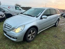 Silber Gebraucht 2007 Mercedes R320 Van / Kleinbus | 2.900 € (Fairer Preis)