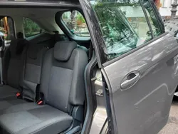 Grau Gebraucht 2013 Ford Grand C-Max Van / Kleinbus | 5.300 € (Fairer Preis)