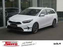 Weiss Gebraucht 2023 Kia Ceed Sportswagon Spirit Kombi | 25.980 € (Fairer Preis)