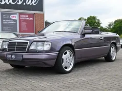 Braun Gebraucht 1993 Mercedes 220 Cabrio | 22.890 €