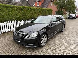 Schwarz Gebraucht 2012 Mercedes E350 AMG Kombi | 8.200 € (Fairer Preis)