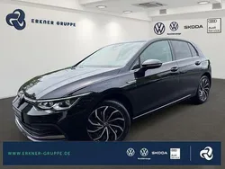 Deep black perleffekt Gebraucht 2022 VW Golf VIII Style Limousine | 30.999 € (Etwas zu teuer)