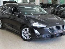 Schwarz Gebraucht 2020 Ford Focus Cool & Connect Kombi | 10.980 € (Guter Preis)