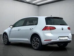 Weiß Gebraucht 2019 VW Golf VII Kleinwagen | 15.949 € (Fairer Preis)